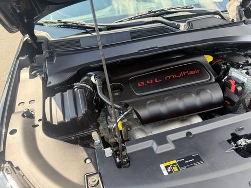 Used 2018 Jeep Compass Latitude AWD/4WD image 61