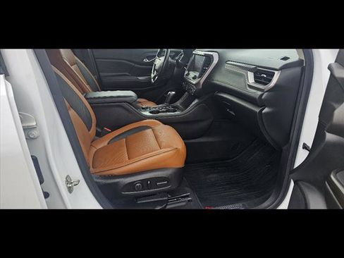 Used 2019 GMC Acadia SLT image 10