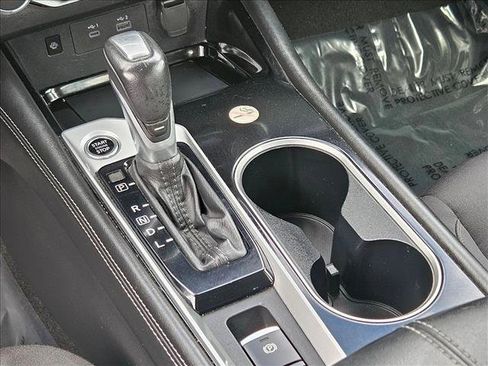 Used 2024 Nissan Altima 2.5 SV w/ SV Premium Package FWD image 19