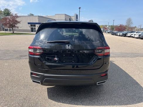 Used 2023 Honda Pilot Sport image 4