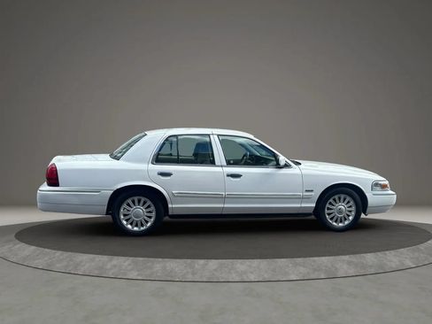 Used 2009 Mercury Grand Marquis LS RWD image 4