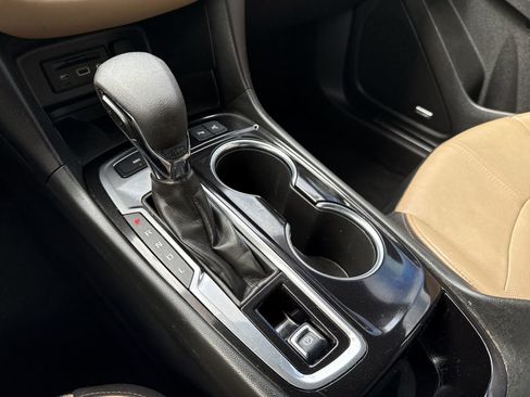 Used 2023 Chevrolet Equinox Premier image 21