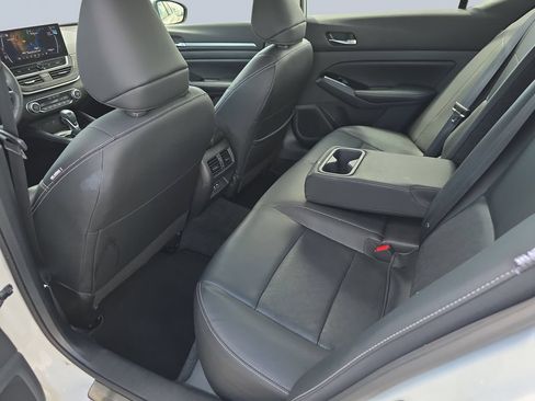 Used 2024 Nissan Altima 2.5 SL AWD/4WD image 35