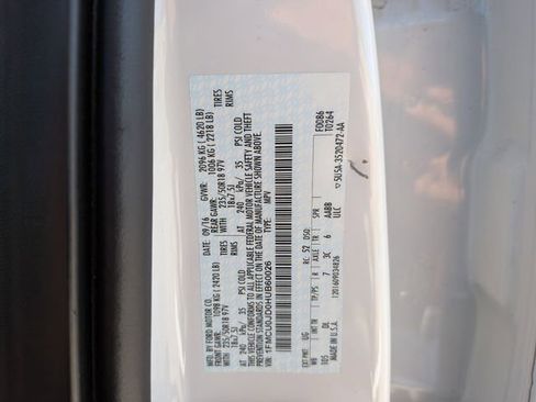 Used 2017 Ford Escape Titanium image 30