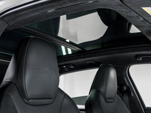 Used 2022 Porsche Cayenne Turbo AWD/4WD image 42