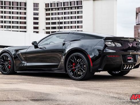 Used 2015 Chevrolet Corvette Z06 w/ 2LZ Preferred Equipment Group image 50