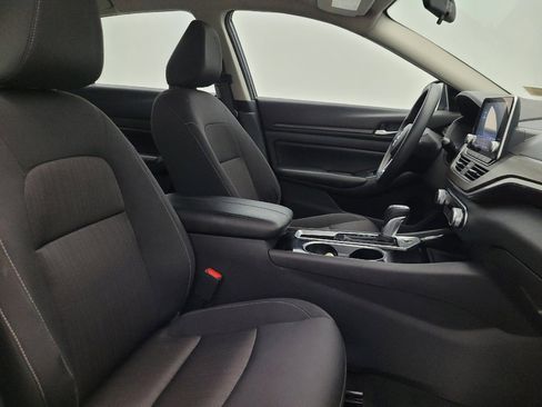 Used 2024 Nissan Altima 2.5 SV FWD image 21