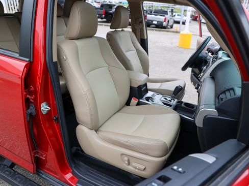 Used 2022 Toyota 4Runner SR5 Premium w/ Moonroof Package RWD image 49