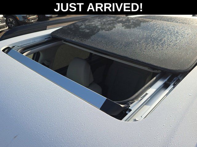 Used 2025 Hyundai Santa Fe Calligraphy FWD image 5