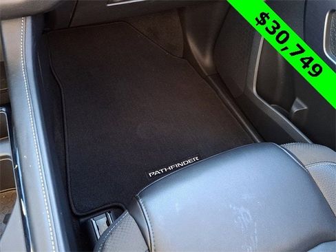 Used 2023 Nissan Pathfinder SL w/ SL Premium Package image 31