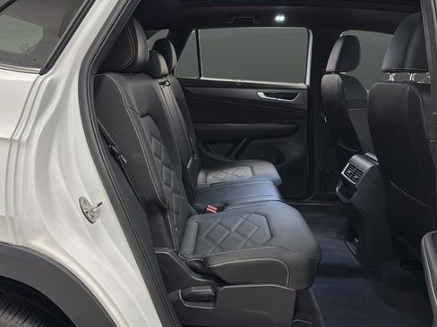 Used 2024 Volkswagen Atlas Cross Sport SE w/ Panoramic Sunroof Package AWD/4WD image 24