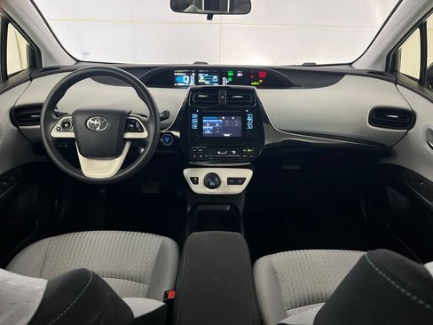Used 2017 Toyota Prius Two w/ Prius Two Safety Plus Package FWD image 31