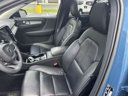 Used 2023 Volvo XC40 B5 Plus w/ Driver Assist Package AWD/4WD image 16