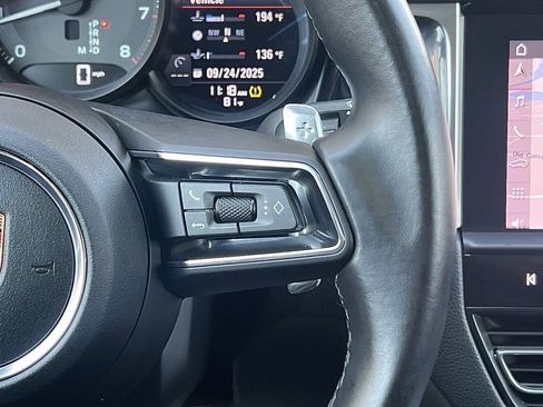 Used 2022 Porsche Macan image 39