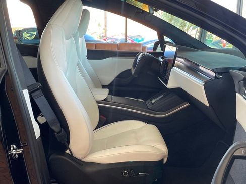 Used 2022 Tesla Model X Plaid image 27