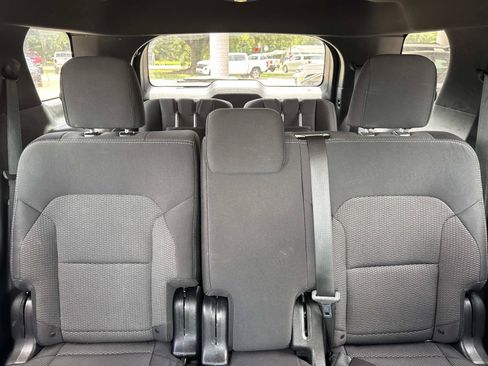 Used 2019 Ford Explorer XLT FWD image 9