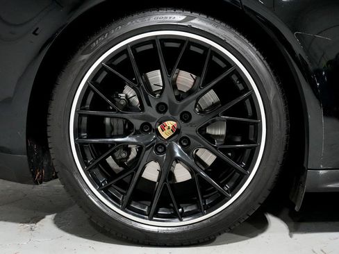 Used 2018 Porsche Panamera 4S image 37