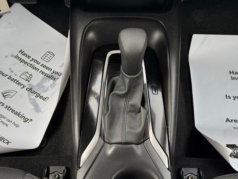 Used 2025 Toyota Corolla LE image 41