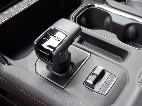 Used 2025 GMC Sierra 1500 AT4 w/ AT4 Premium Package AWD/4WD image 13