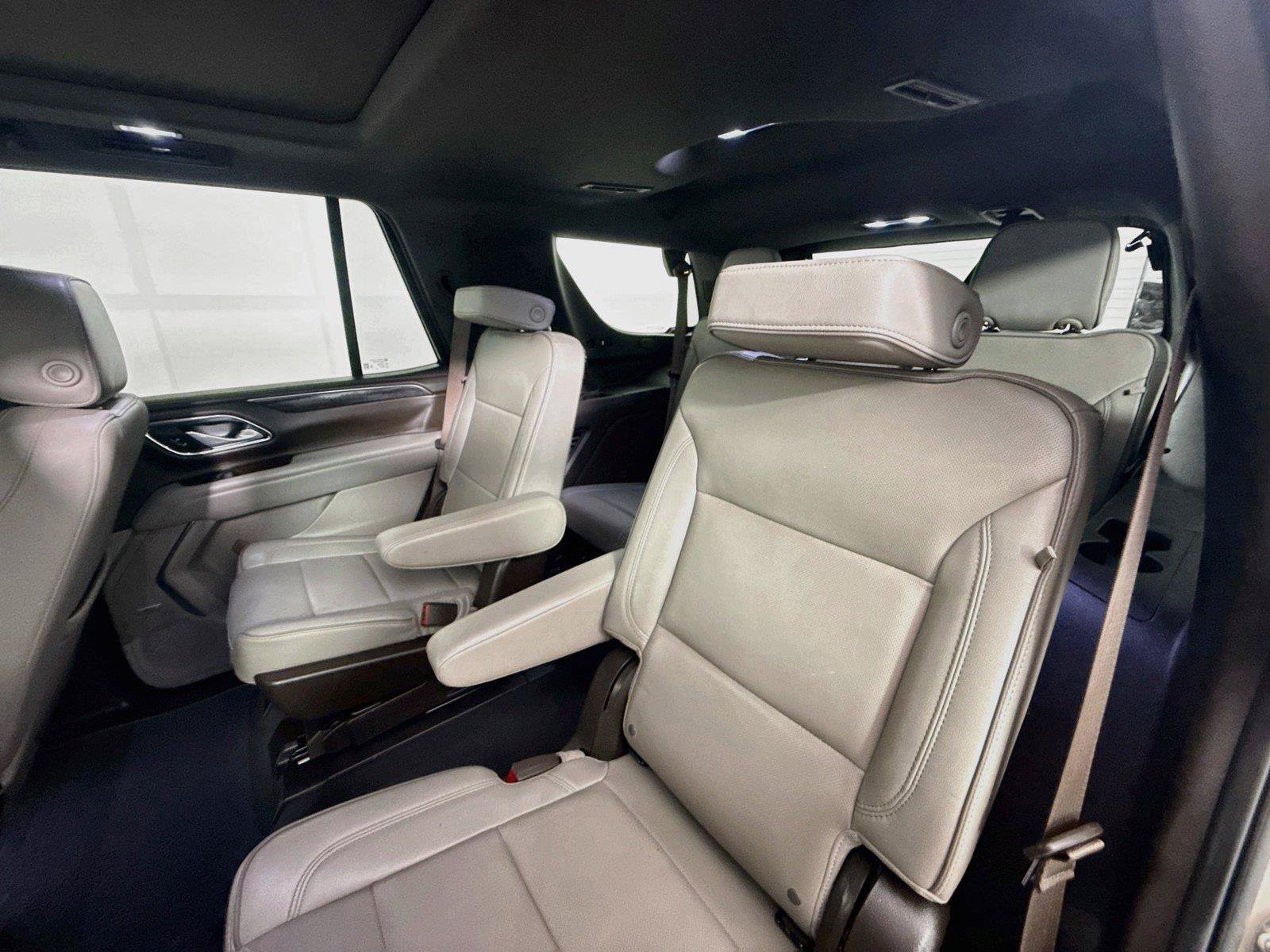 Used 2023 GMC Yukon SLT AWD/4WD image 13