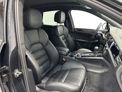 Used 2026 Porsche Macan Turbo AWD/4WD image 44