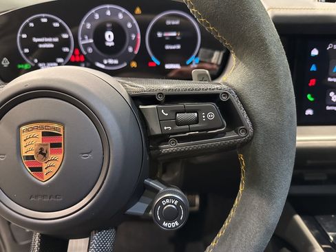 Used 2025 Porsche Cayenne GTS image 31