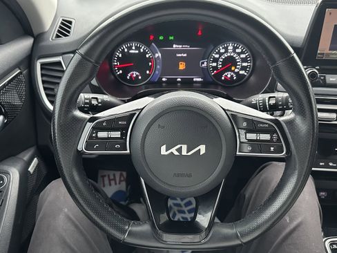 Used 2022 Kia Seltos SX w/ Sunroof Package image 21