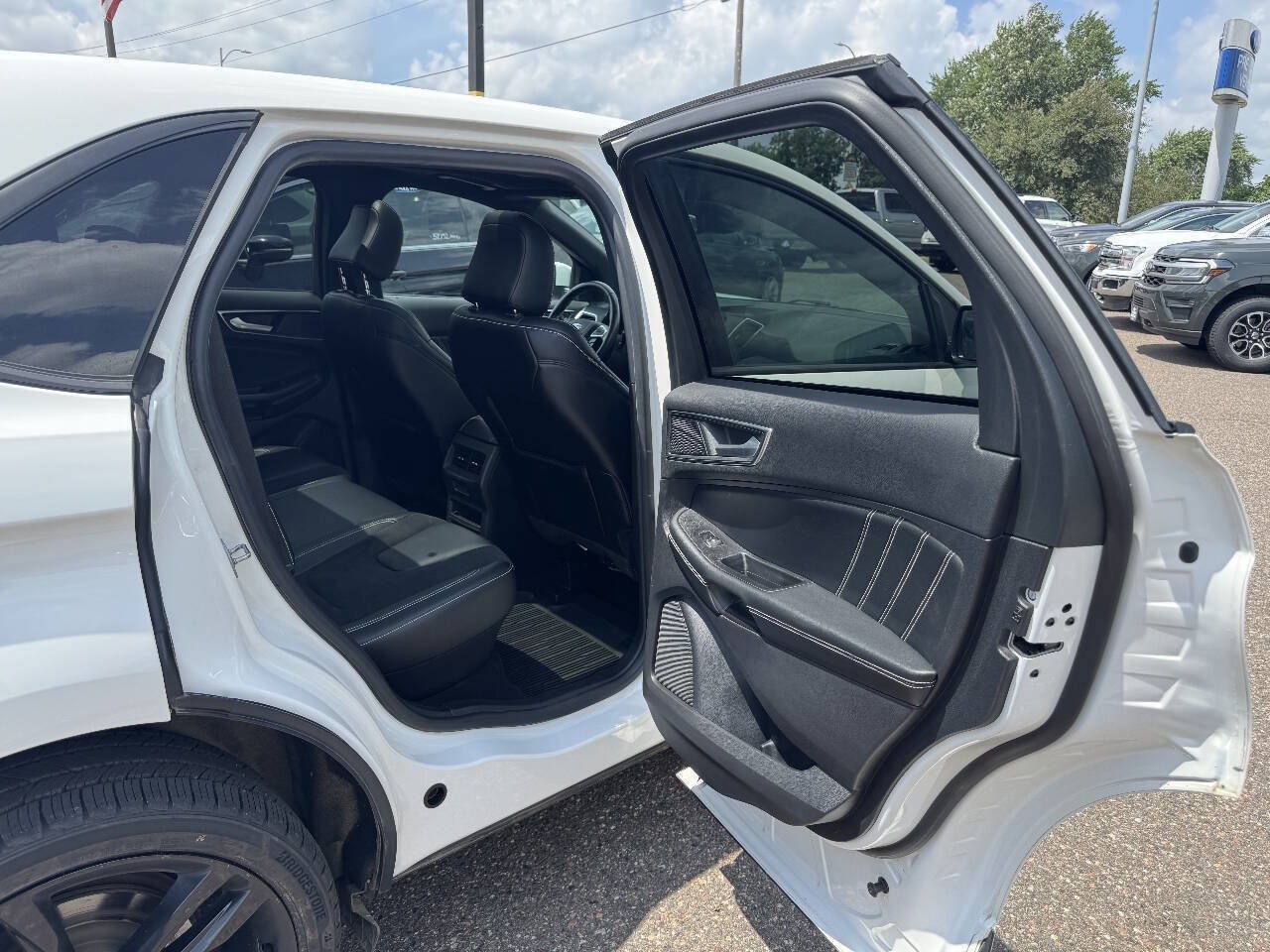 Used 2022 Ford Edge ST w/ Equipment Group 401A AWD/4WD image 29