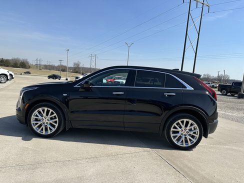 Used 2020 Cadillac XT4 Luxury w/ Cold Weather Package image 8