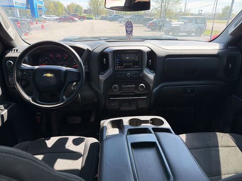 Used 2022 Chevrolet Silverado 2500 Custom w/ Custom Convenience Package AWD/4WD image 5