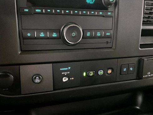 Used 2020 Chevrolet Express 3500 LT w/ LT Preferred Equipment Group image 14