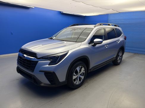 Used 2025 Subaru Ascent Premium AWD/4WD image 4