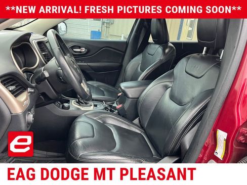 Used 2016 Jeep Cherokee Limited AWD/4WD image 5