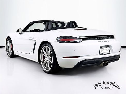 Used 2018 Porsche 718 Boxster S image 5