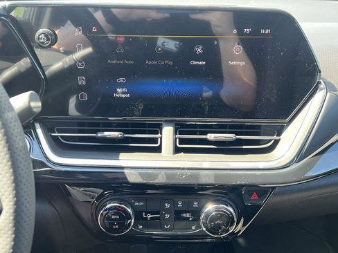 New 2026 Chevrolet Trax RS w/ Sunroof Package FWD image 19