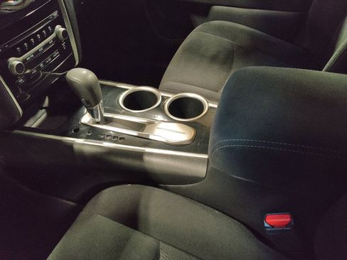 Used 2014 Nissan Pathfinder S FWD image 26