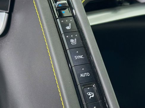 Used 2024 Chevrolet Corvette 3LT w/ Z51 Performance Package image 21