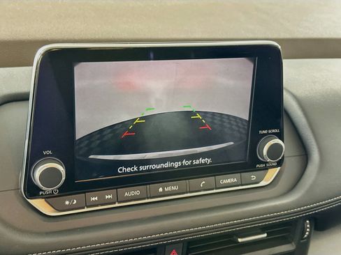 Used 2023 Nissan Rogue SV FWD image 21