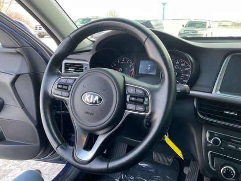 Used 2018 Kia Optima S image 18