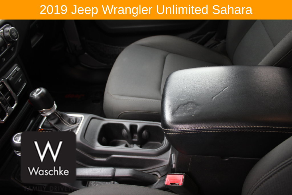 Used 2019 Jeep Wrangler Unlimited Sahara AWD/4WD image 26