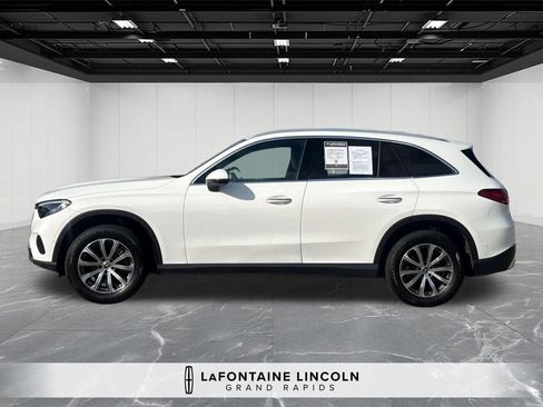 Used 2024 Mercedes-Benz GLC 300 4MATIC image 2