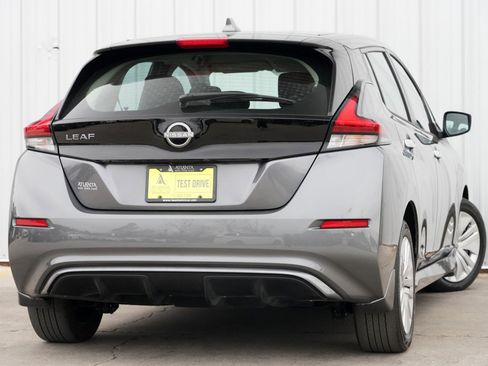 Used 2025 Nissan Leaf S image 4