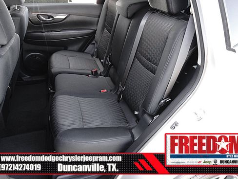 Used 2020 Nissan Rogue SV w/ Premium Package FWD image 14