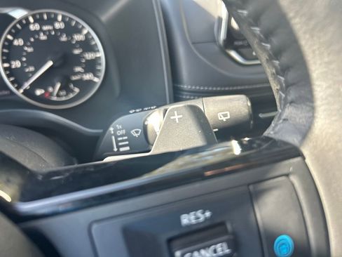 Used 2022 Nissan Rogue SL image 27