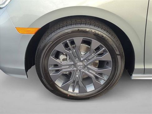 New 2026 Honda Odyssey Touring image 10