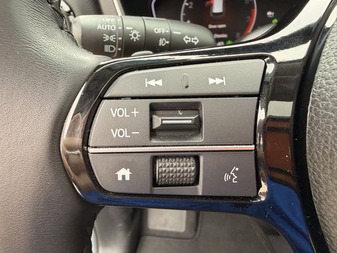 Certified 2025 Honda Pilot Touring image 15