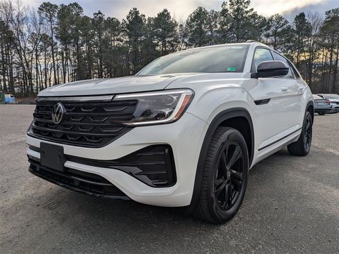 New 2026 Volkswagen Atlas Cross Sport SEL R-Line image 8