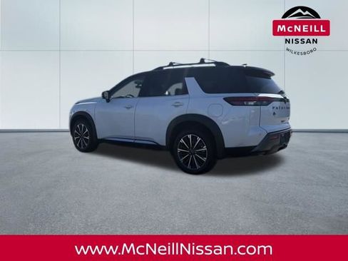 New 2026 Nissan Pathfinder Platinum AWD/4WD image 5