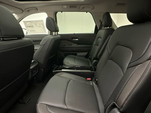 New 2026 Nissan Pathfinder SL AWD/4WD image 10