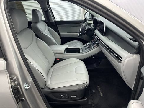 Used 2025 Hyundai Palisade SEL FWD image 14